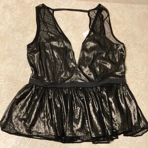 Express new with tags women’s sleeveless metallic zip blouse